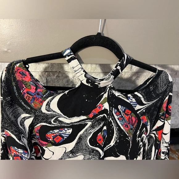 Free People oversized Off Shoulder top size Small Preowned - Picture 2 of 5